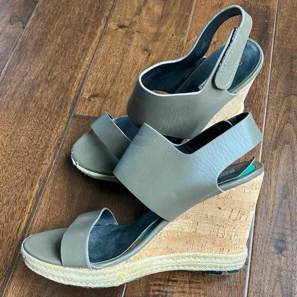 Charles David Oriel Jute Trimmed Leather Cork Wedge Sandals - 8 - Picture 11 of 13